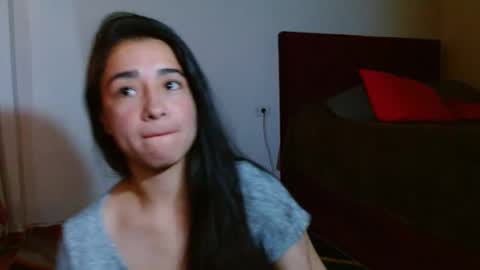 Snapshot of porcelainlux chatting on 10/19/25, 10:54 porcelainlux online show from 10/19/25, 10:54