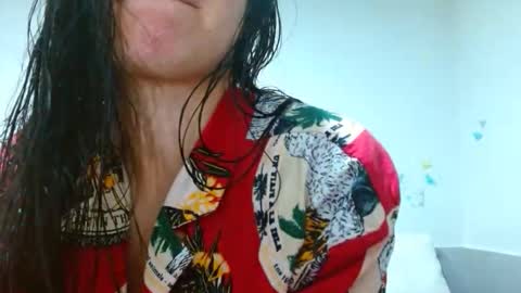 Snapshot of porcelainlux chatting on 12/13/25, 08:47 porcelainlux online show from 12/13/25, 08:47