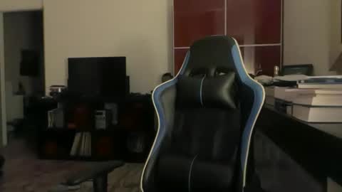 Snapshot of porntoyndr2 chatting on 11/19/25, 04:12 porntoyndr2 online show from 11/19/25, 04:12