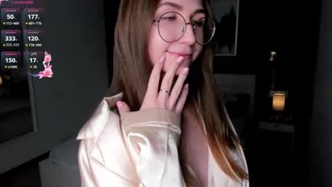 Elizabeth online show from 11/24/25, 07:24