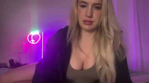 Snapshot of portiabanks chatting on 12/15/25, 04:50 Portia Banks online show from 12/15/25, 04:50