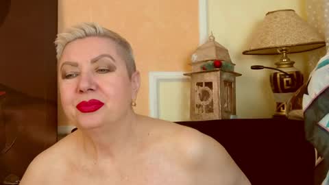LADY POSH online show from 05/01/26, 09:41