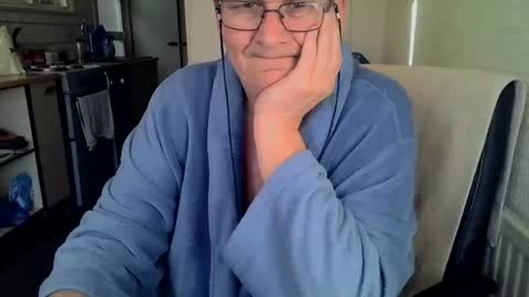 poshman65 online show from 11/12/25, 09:42