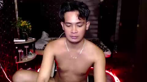 Snapshot of posiedon_cums chatting on 11/19/25, 04:18 VEeeAsian online show from 11/19/25, 04:18