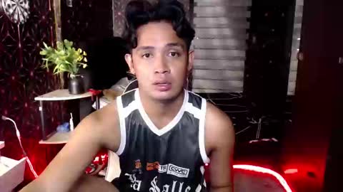 Snapshot of posiedon_cums chatting on 01/07/26, 10:29 VEeeAsian online show from 01/07/26, 10:29