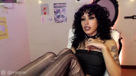 Anna Goth independient model online show from 12/17/24, 10:00