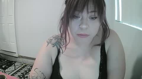 Snapshot of posionedxpeach chatting on 11/05/25, 09:04 posionedxpeach online show from 11/05/25, 09:04