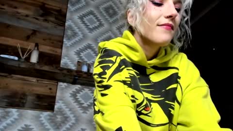 Snapshot of positivevibess chatting on 02/18/25, 12:59 positivevibess online show from 02/18/25, 12:59