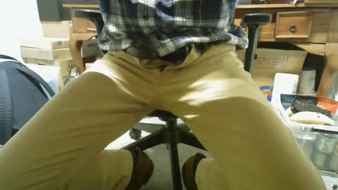 Snapshot of poundtownusa2016 chatting on 02/16/25, 10:21 ConchilDog online show from 02/16/25, 10:21