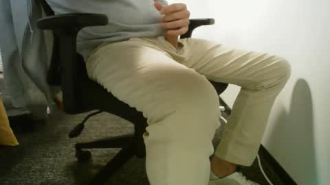 Snapshot of poundtownusa2016 chatting on 09/09/25, 04:39 ConchilDog online show from 09/09/25, 04:39