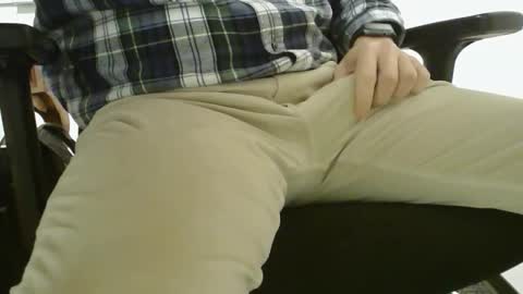 Snapshot of poundtownusa2016 chatting on 12/18/25, 07:20 ConchilDog online show from 12/18/25, 07:20