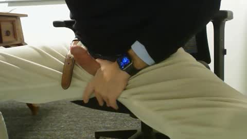 Snapshot of poundtownusa2016 chatting on 12/19/25, 11:01 ConchilDog online show from 12/19/25, 11:01