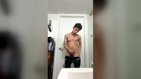 powdy773 online show from 04/22/26, 02:36