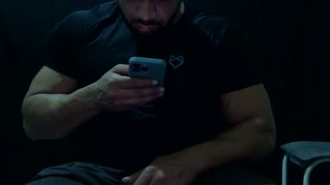 Snapshot of powerdmuscle chatting on 04/18/26, 11:27 powerdmuscle online show from 04/18/26, 11:27