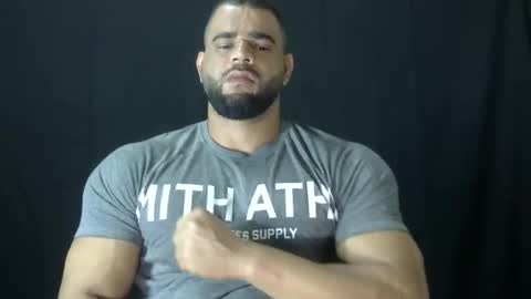 Snapshot of powerdmuscle chatting on 04/22/26, 11:28 powerdmuscle online show from 04/22/26, 11:28