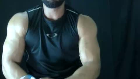 Snapshot of powerdmuscle chatting on 04/30/26, 11:42 powerdmuscle online show from 04/30/26, 11:42
