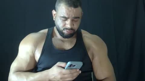 Snapshot of powerdmuscle chatting on 05/03/26, 12:16 powerdmuscle online show from 05/03/26, 12:16