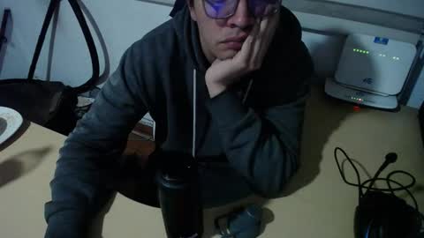 powerfulzeus2 online show from 10/31/25, 02:01