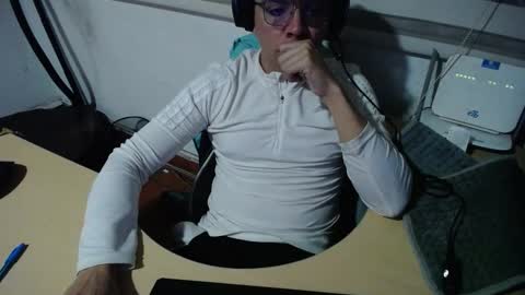 powerfulzeus2 online show from 11/30/25, 02:48