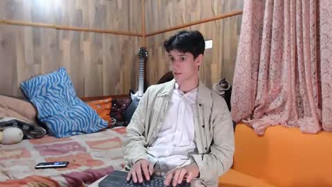 chris independent  online show from 02/17/25, 02:42