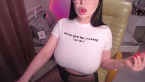 Snapshot of pr1ma chatting on 03/10/25, 04:38 Lina online show from 03/10/25, 04:38