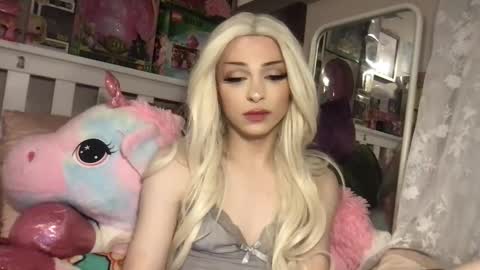 cat valentine online show from 04/20/26, 04:10