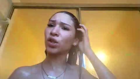 pr3ttynperla online show from 11/14/25, 09:35