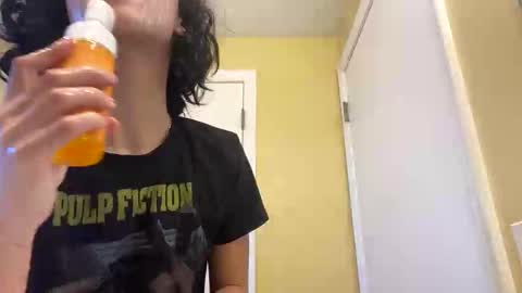 pr3ttynperla online show from 11/18/25, 06:12