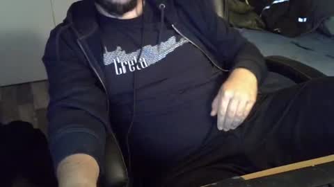 Snapshot of pralg chatting on 10/17/25, 07:16 pralg online show from 10/17/25, 07:16