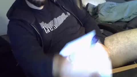 Snapshot of pralg chatting on 10/19/25, 10:05 pralg online show from 10/19/25, 10:05