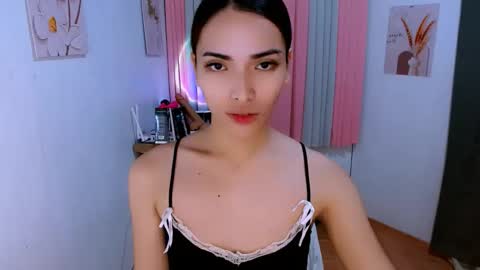 Snapshot of preciosa_banks69 chatting on 05/13/26, 01:19 preciosa_banks69 online show from 05/13/26, 01:19