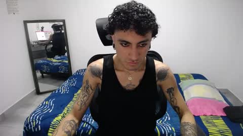 Snapshot of present_the_magic chatting on 03/02/26, 04:14 Plux online show from 03/02/26, 04:14