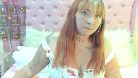 Snapshot of pretti__violet_ chatting on 09/19/25, 01:29 Pretti Violet online show from 09/19/25, 01:29