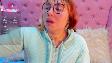 Pretti Violet online show from 11/18/25, 09:03