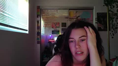 PrettiBritti online show from 05/14/26, 02:18