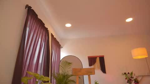 Snapshot of pretties_nay chatting on 02/25/25, 05:36 Nayrobi online show from 02/25/25, 05:36