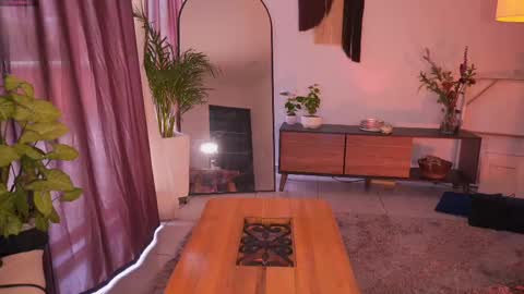 Snapshot of pretties_nay chatting on 03/07/25, 05:49 Nayrobi online show from 03/07/25, 05:49