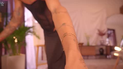 Snapshot of pretties_nay chatting on 10/05/25, 03:10 Nayrobi online show from 10/05/25, 03:10