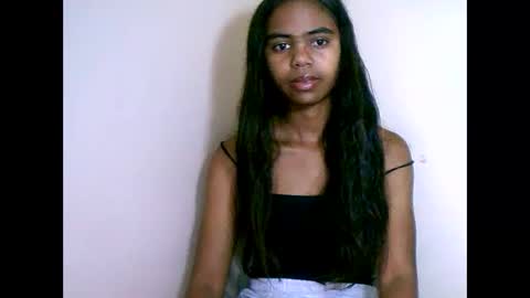 prettiethalia online show from 10/27/25, 08:07