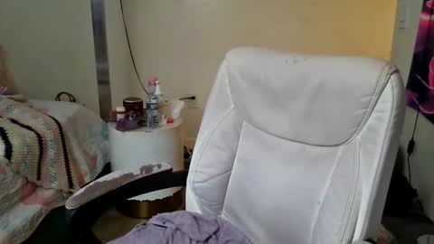 Yasmine pretty online show from 11/25/25, 01:44