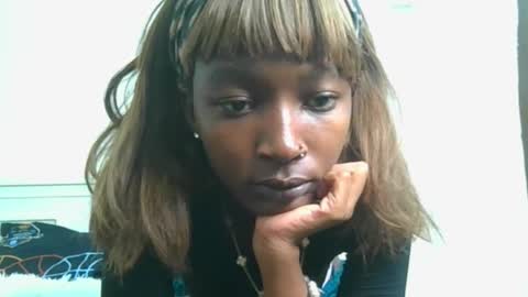 Snapshot of pretty__lisa chatting on 12/21/25, 02:57 pretty__lisa online show from 12/21/25, 02:57