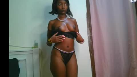 Snapshot of pretty__lisa chatting on 01/14/26, 11:38 pretty__lisa online show from 01/14/26, 11:38