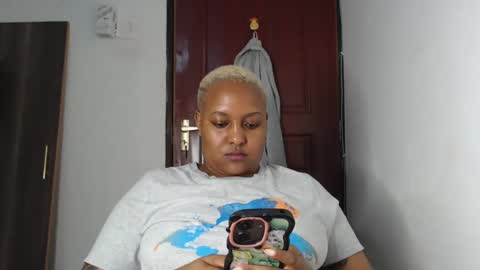 Snapshot of pretty_annah chatting on 12/23/24, 03:12 Annah online show from 12/23/24, 03:12
