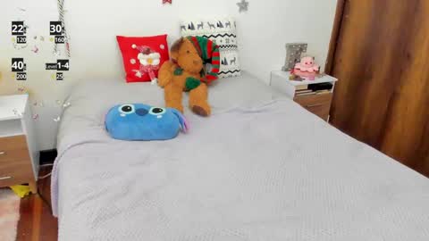 Snapshot of pretty_azulita chatting on 12/02/24, 07:49 pretty_azulita online show from 12/02/24, 07:49