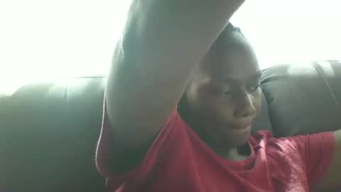 Snapshot of pretty_beib chatting on 10/07/25, 11:51 Karol online show from 10/07/25, 11:51