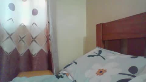 Snapshot of pretty_beib chatting on 11/11/25, 03:28 Karol online show from 11/11/25, 03:28