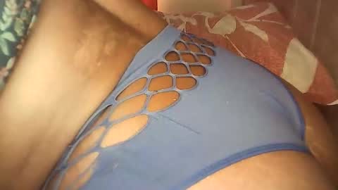 Snapshot of pretty_bums chatting on 10/17/25, 05:32 chichi online show from 10/17/25, 05:32