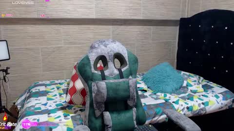 pretty_cristal22 online show from 12/18/24, 06:21