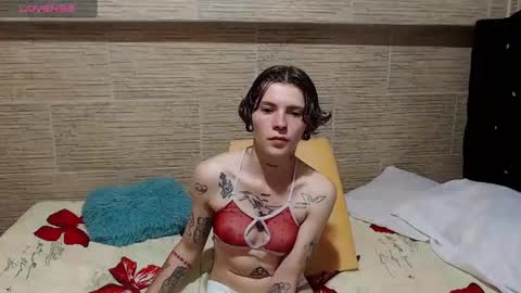 pretty_cristal22 online show from 02/10/25, 10:51