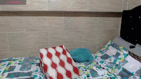 pretty_cristal22 online show from 03/05/25, 12:38